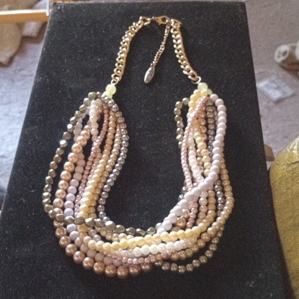 Multicolor Beaded Necklace (Plunder)